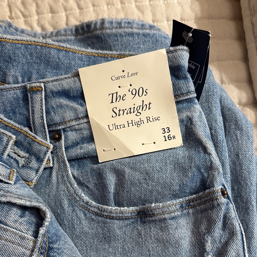 Abercrombie & Fitch '90s Straight Ultra High Rise Jeans - Light Blue